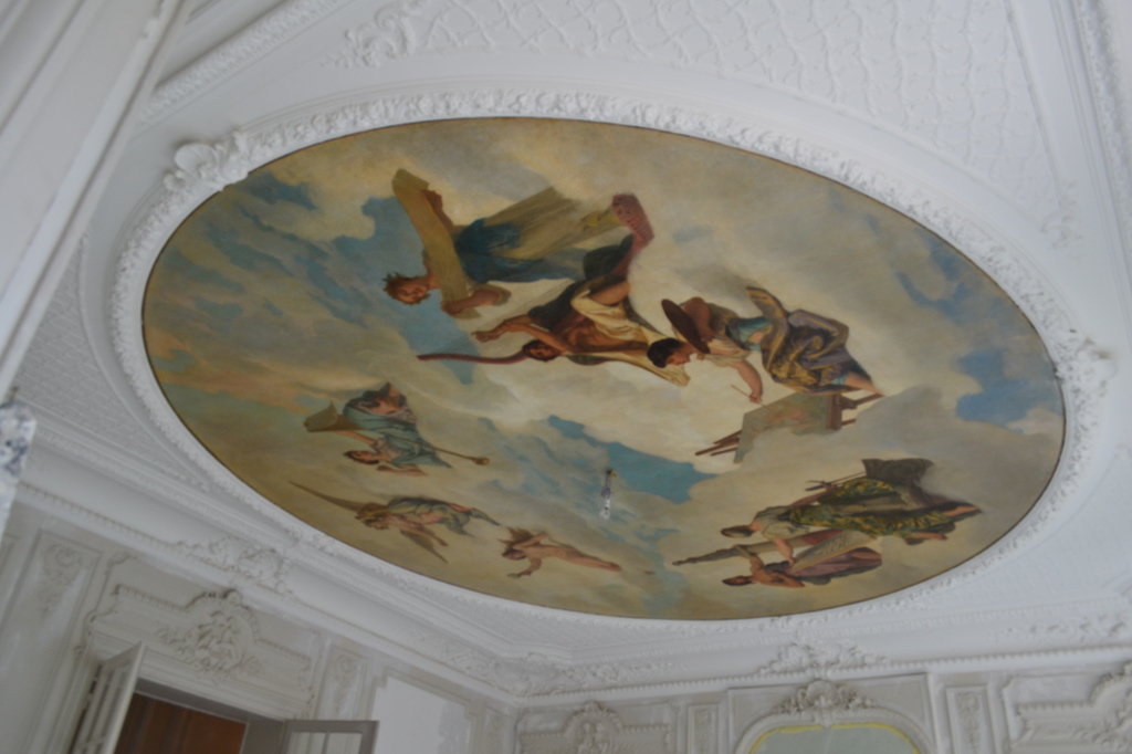 décor de plafond en forme de cercle